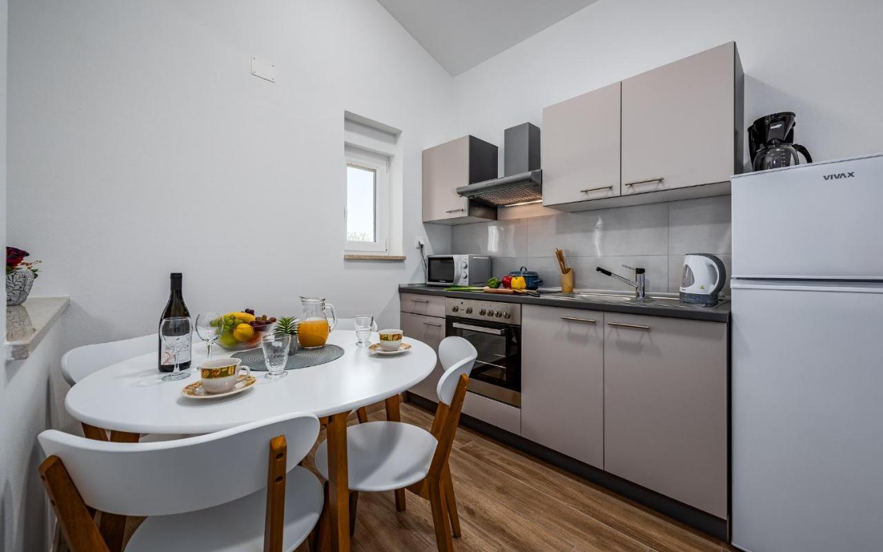 Apartments Nelle プーラ エクステリア 写真