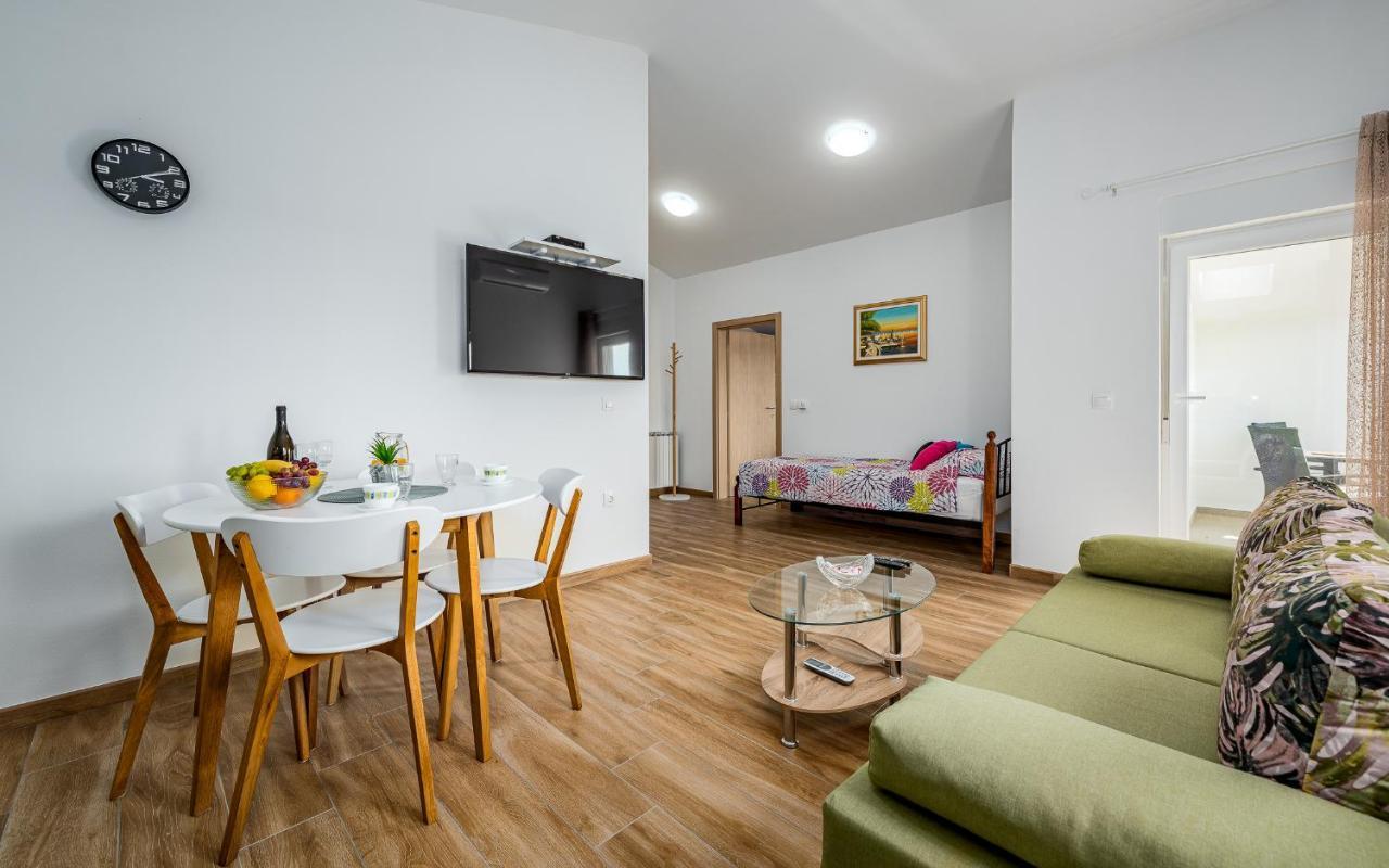 Apartments Nelle プーラ エクステリア 写真