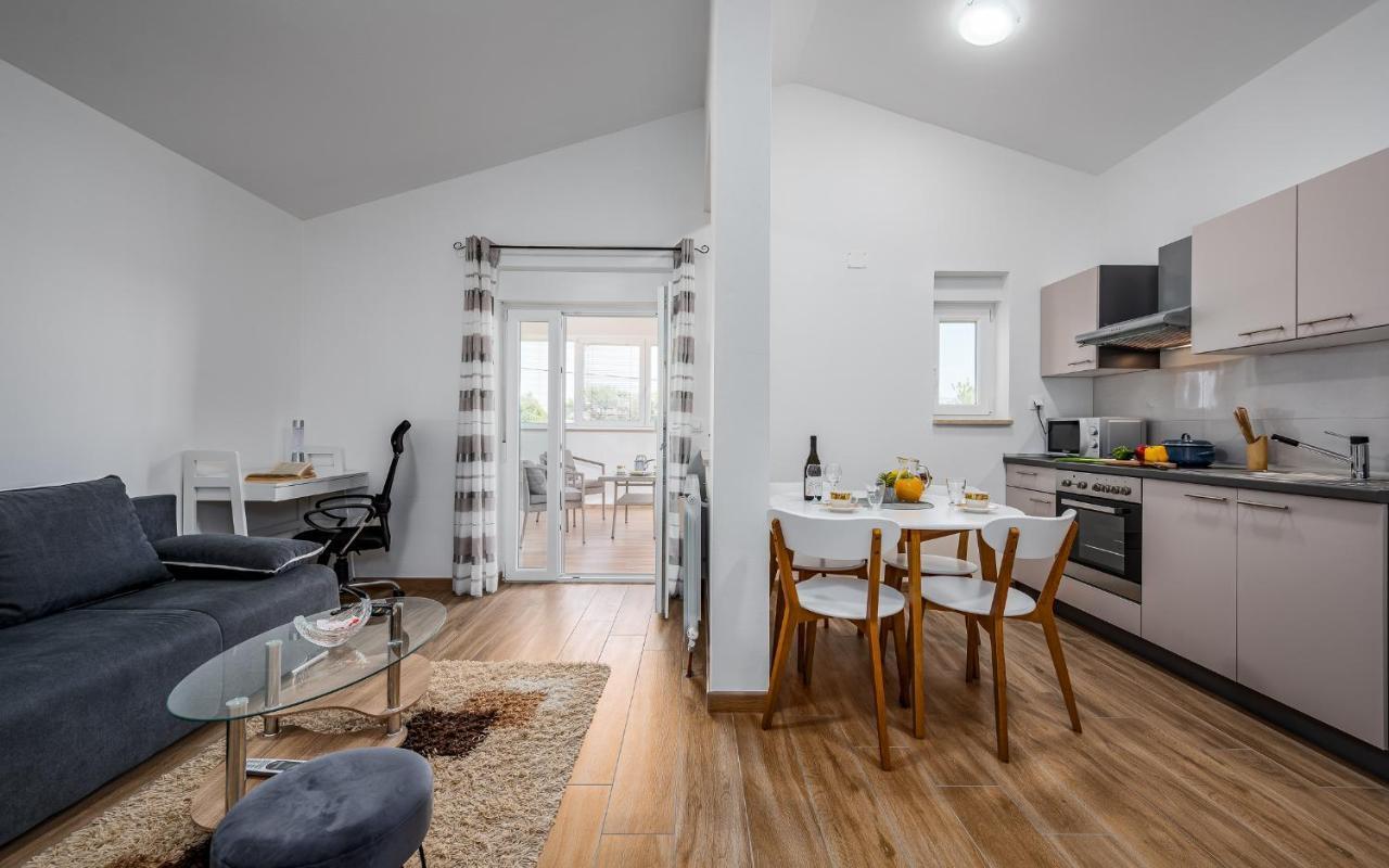 Apartments Nelle プーラ エクステリア 写真