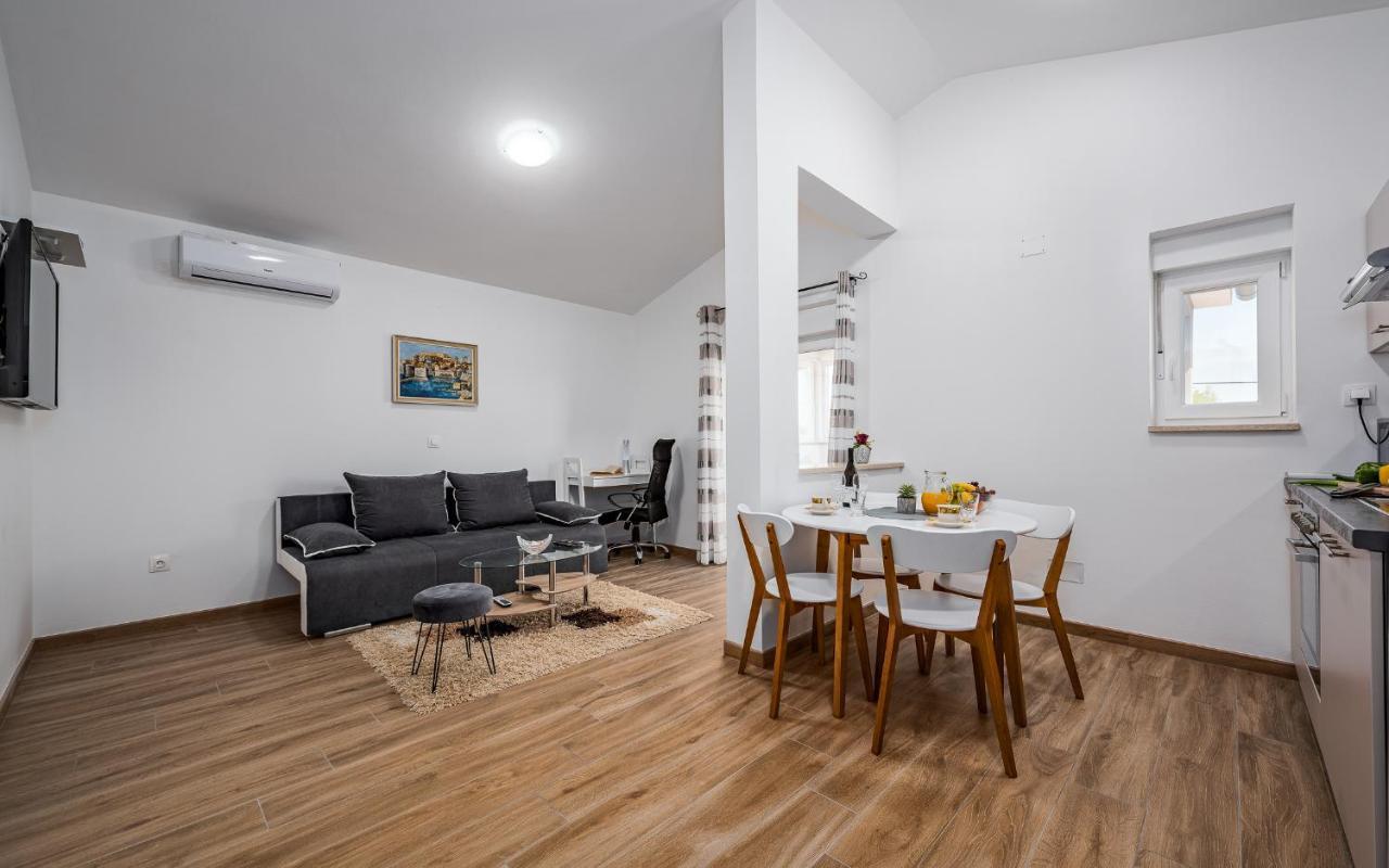 Apartments Nelle プーラ エクステリア 写真