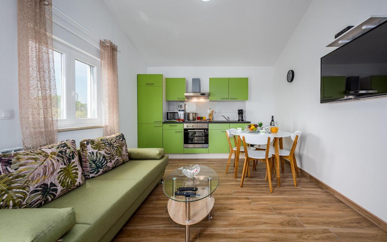 Apartments Nelle プーラ エクステリア 写真